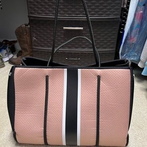 Large Rose Gold Haute Shore Bag with Organizer Insert in perfect conduction